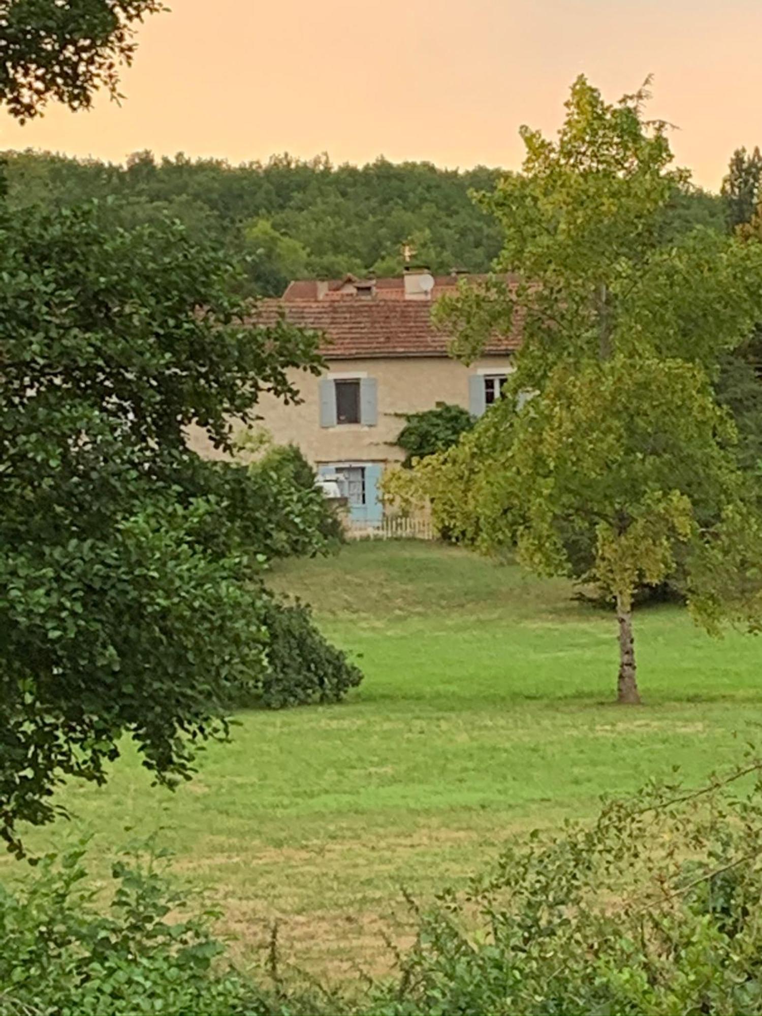 La Grange, 10 Rue Du Lavoir Saint-Martial-d'Albarede Exterior foto
